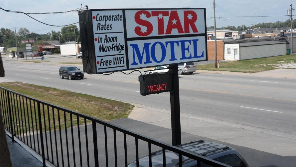 Star Motel Macomb Exterior photo